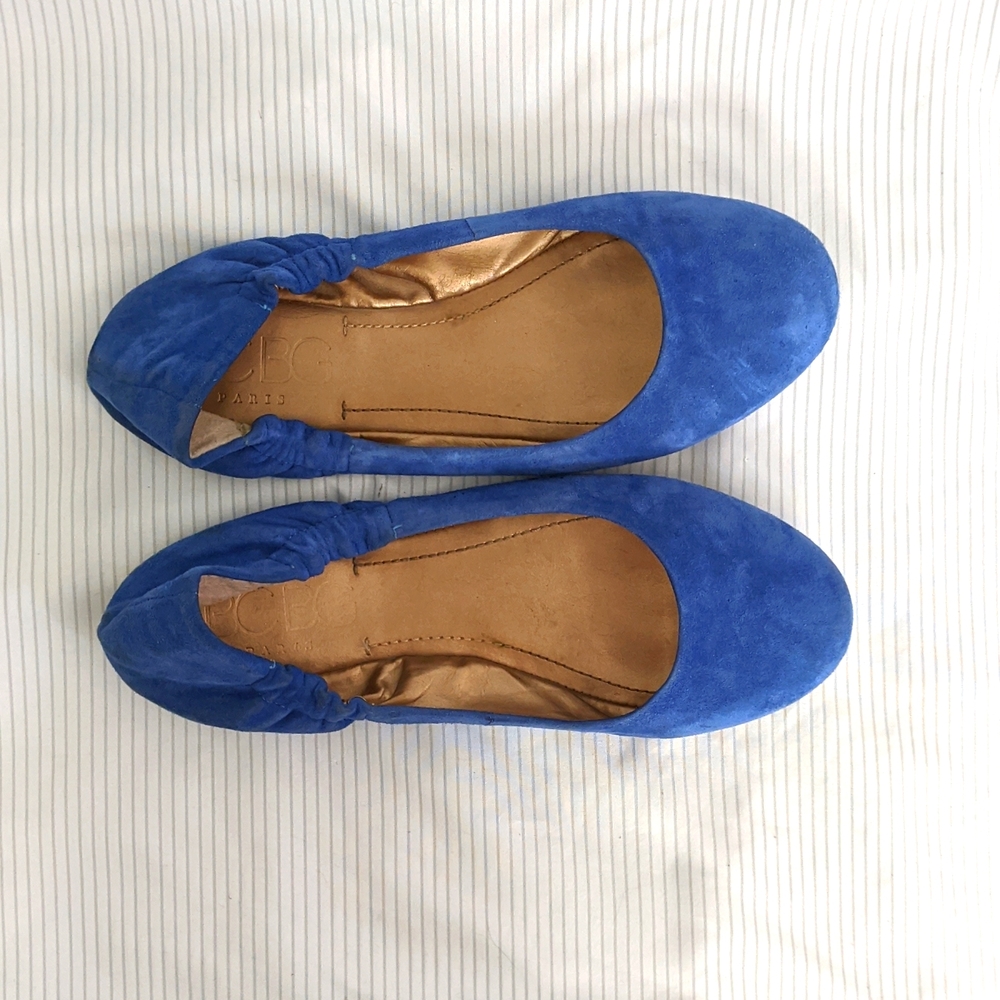 BCBG ballet flats